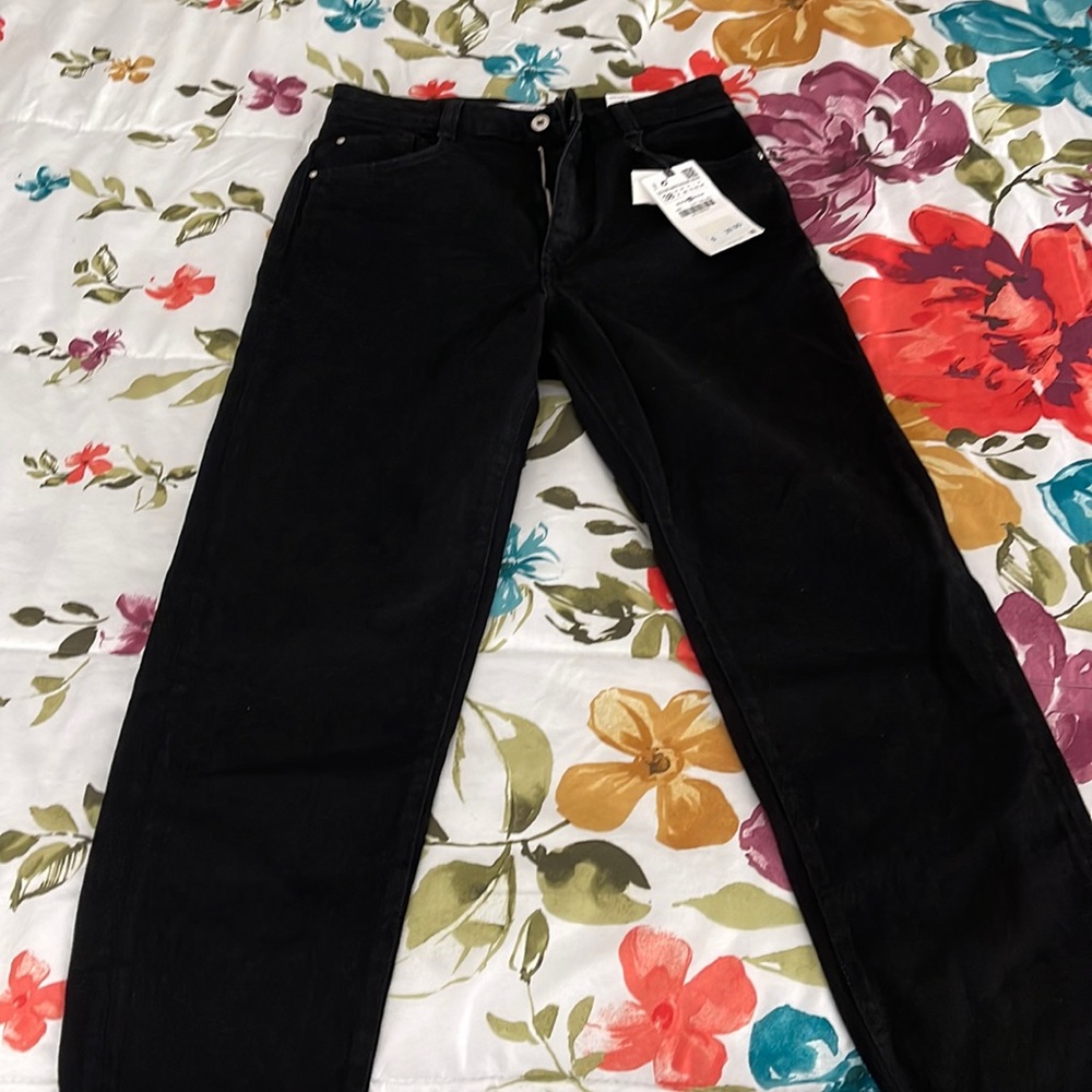 Bnwt zara mom jeans in black size Us 6/ eu 38